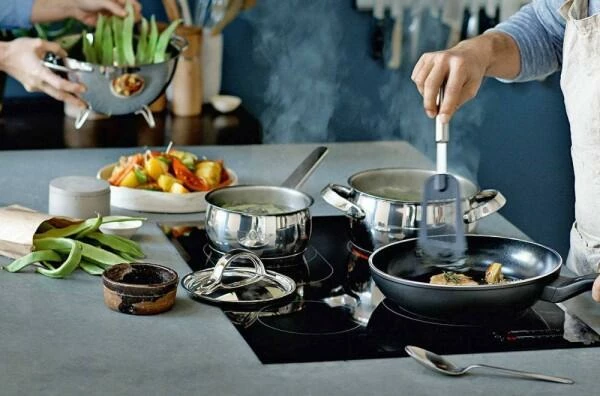 WMF Kochtopf-Set Quality One Mit Stielkasserole, 4-teilig 6 WMF Kochtopf-Set Quality One Mit Stielkasserole, 4-teilig – Bild 4