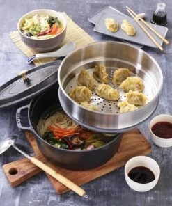 Staub Cocotte Rund Aus Gusseisen Mit Dämpfeinsatz In Basilikum 12 Staub Cocotte Rund Aus Gusseisen Mit Dämpfeinsatz In Basilikum -Wesco store 16982 rgb 300dpi 3