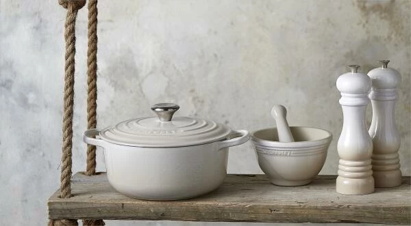 Le Creuset Salzmühle In Weiß 4 Le Creuset Salzmühle In Weiß – Bild 2