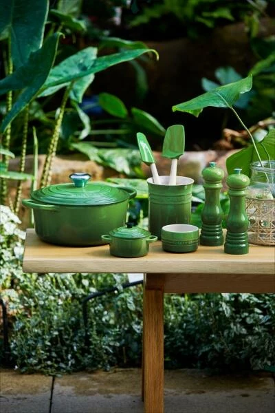 Le Creuset Bräter SIGNATURE Rund In Bamboo Green 20 Cm / 2,4 L 7 Le Creuset Bräter SIGNATURE Rund In Bamboo Green 20 Cm / 2,4 L – Bild 5