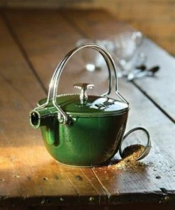 Staub Teekanne Und Wasserkessel Aus Gusseisen In Basilikumgrün 7 Staub Teekanne Und Wasserkessel Aus Gusseisen In Basilikumgrün -Wesco store Staub Teekanne Ambiente 6